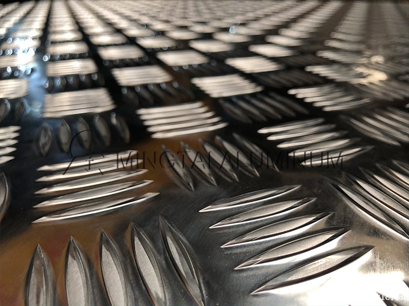 车厢防滑地板小五条筋1060H24铝板厂家报价 车厢防滑地板小五条筋1060H24铝板厂家报价