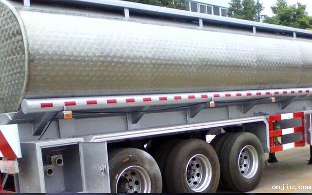 罐车防护底板选用新利18是什么平台6082铝板 罐车防护底板选用新利18是什么平台6082铝板