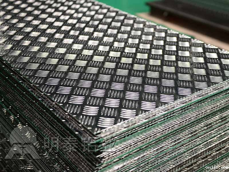 5052花纹铝板厂家-升降平台用5052花纹铝板价格多少? 5052花纹铝板厂家-升降平台用5052花纹铝板价格多少?