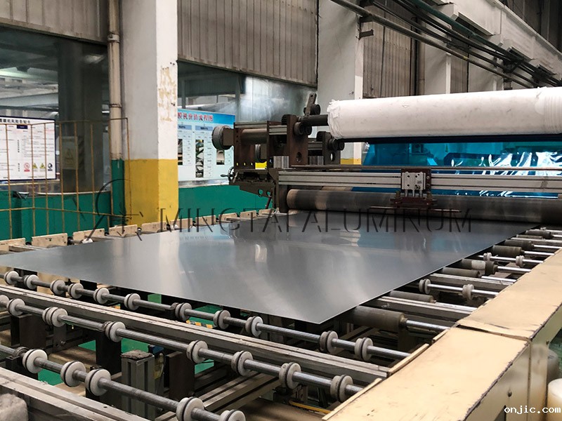 汽车用铝板_汽车水冷散热器_钎焊水冷板_冷却板用3003铝光板厂家 汽车用铝板_汽车水冷散热器_钎焊水冷板_冷却板用3003铝光板厂家